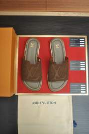 Picture of Louis Vuitton Slippers _SKULVsz38-45hnx05051507